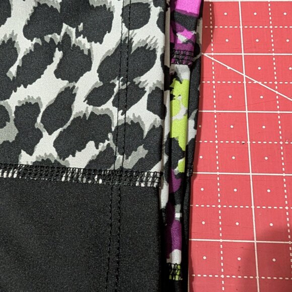 Like NEW LuLaRoe Fearless Leggings - Picture 4 of 9